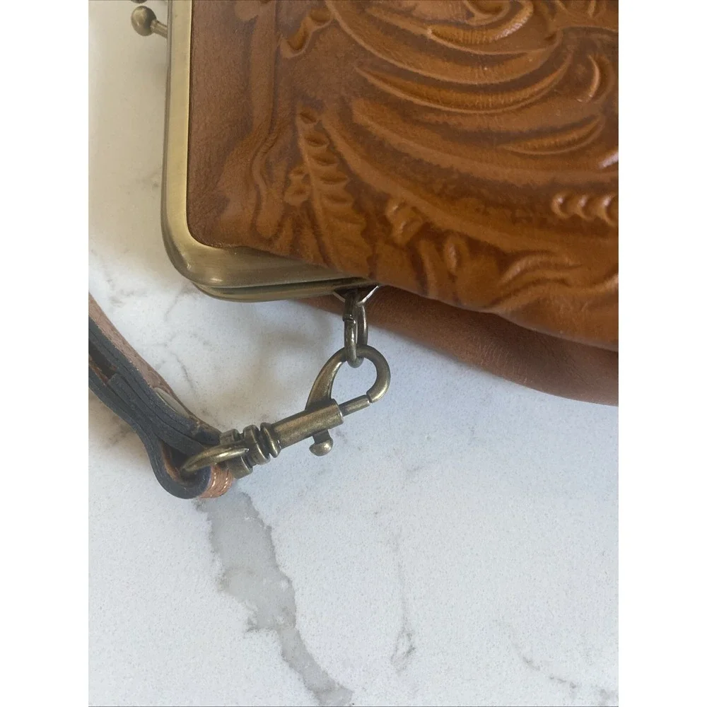 PATRICIA NASH‎ Savena Burnished Tooled Gold Kiss Lock Wristlet